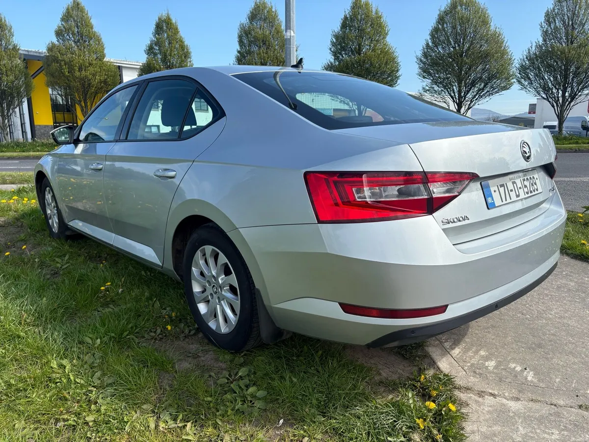 2017 Skoda superb auto - Image 1