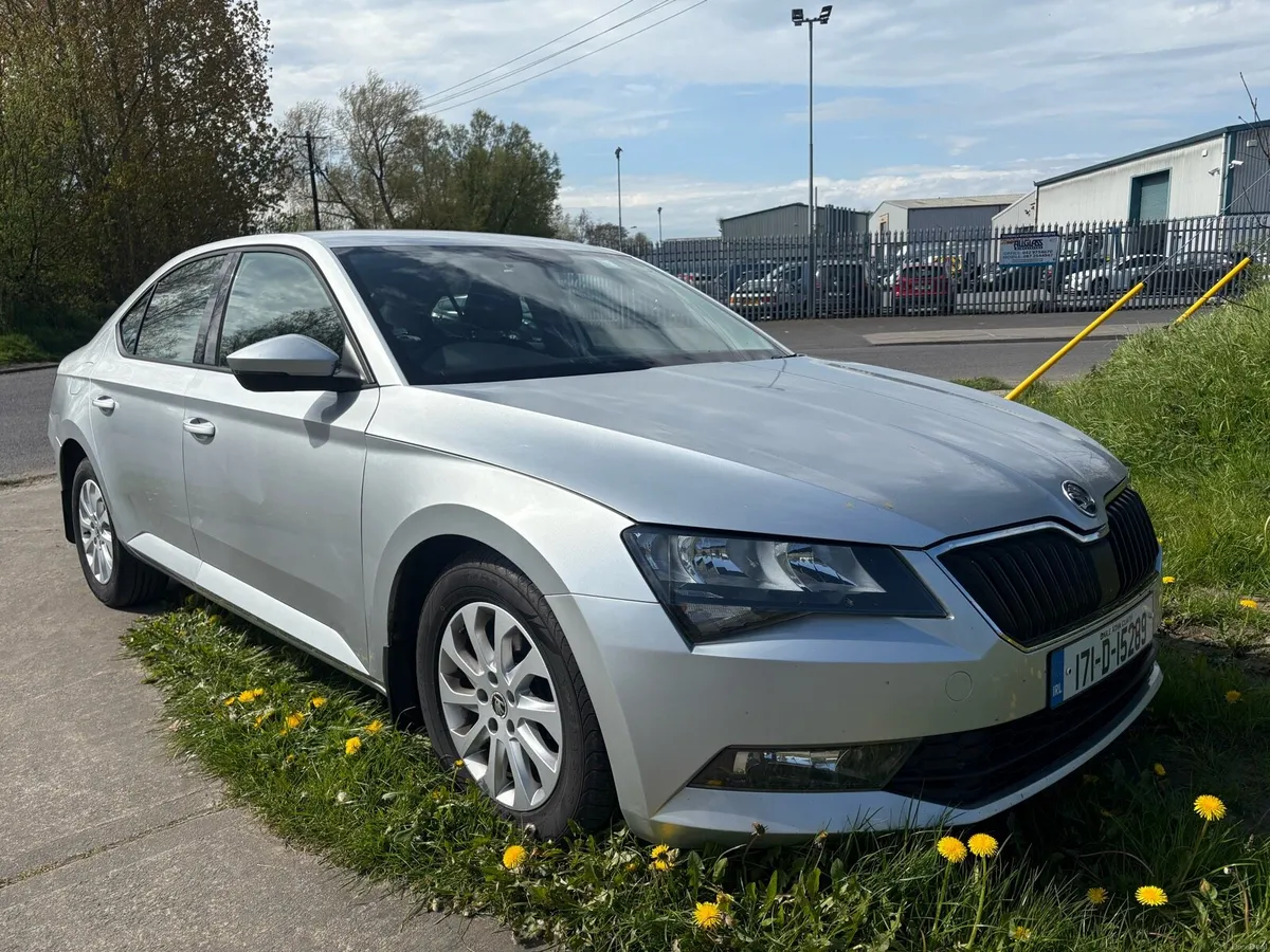 2017 Skoda superb auto - Image 3