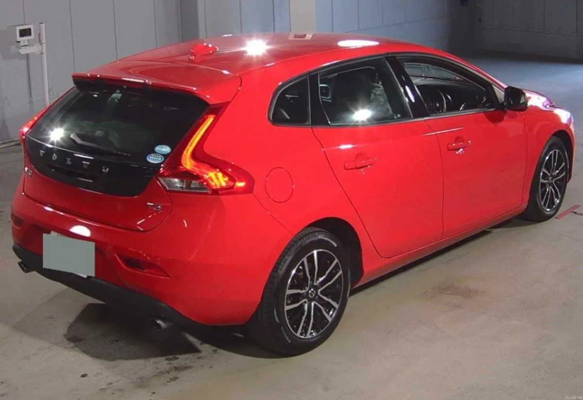 2019 Volvo V40 T3 Kinetic - Image 3