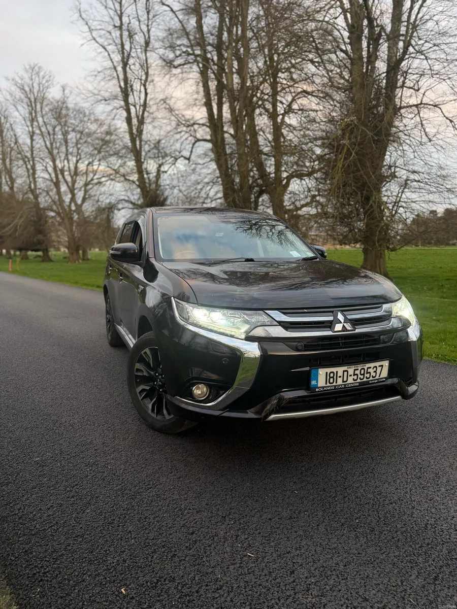 Mitsubishi Outlander 2018 Automatic PHEV - Image 2