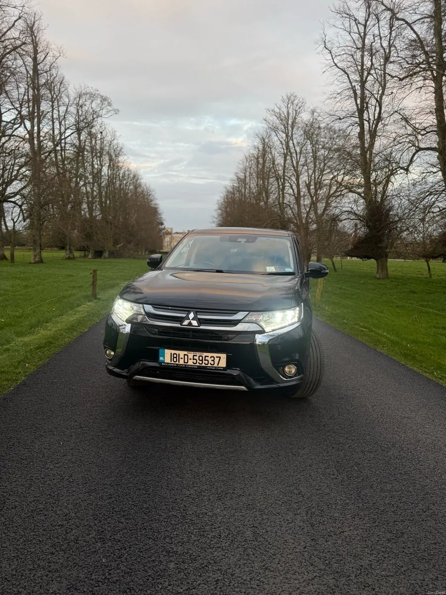 Mitsubishi Outlander 2018 Automatic PHEV - Image 3