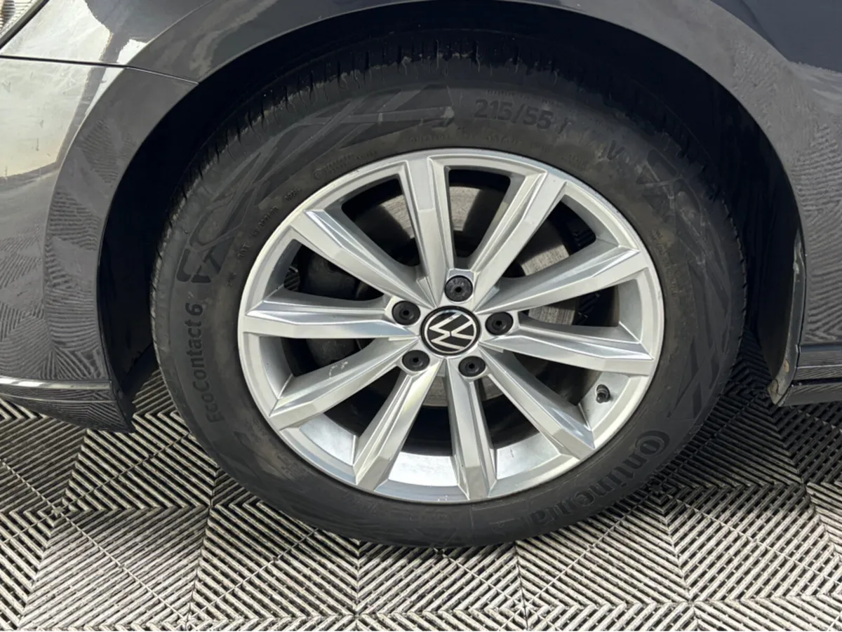 Volkswagen Passat BUSINESS 2.0 TDI MANUAL 6SPEED F - Image 4
