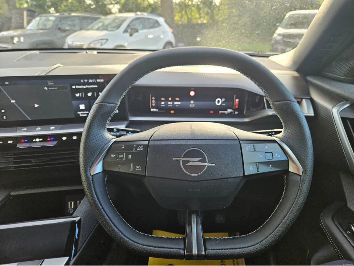 Opel Grandland GS SUV 1.2 136PS MHE - Image 4