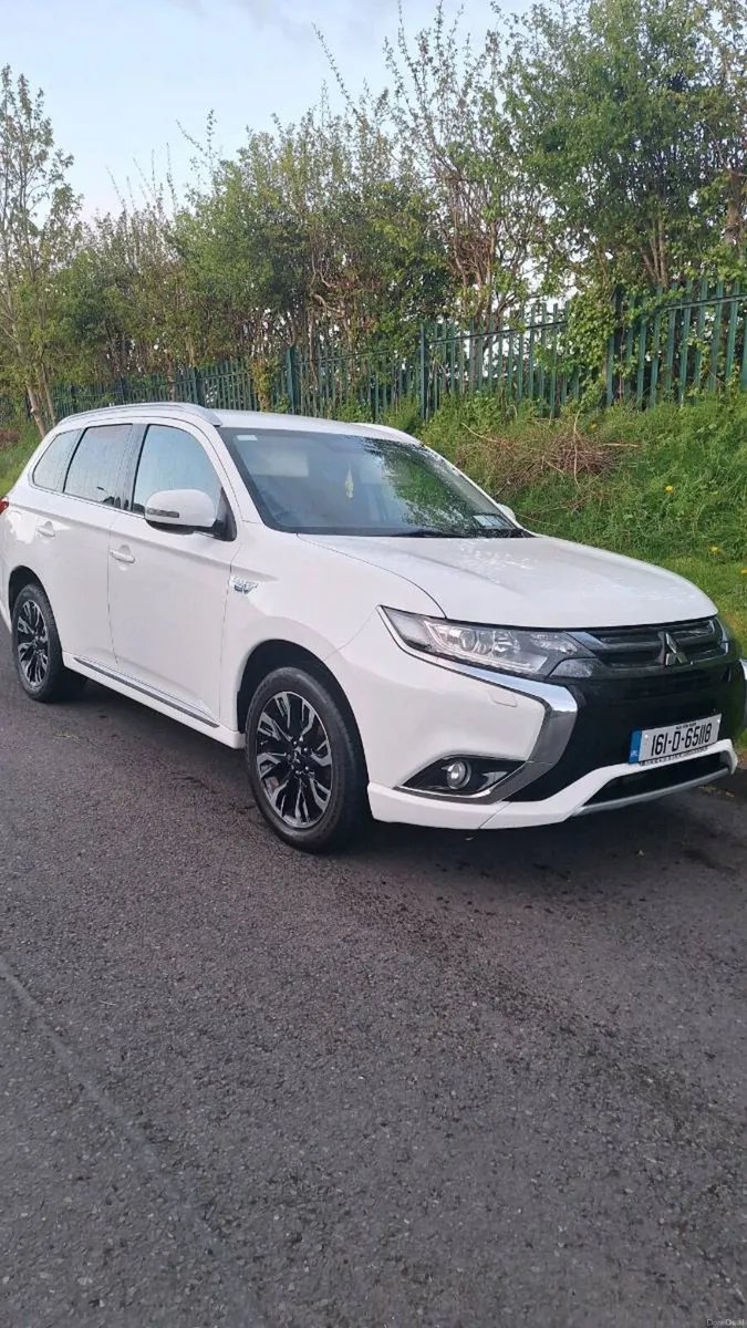 Mitsubishi outlander 2.0 phev 4x4 - Image 1