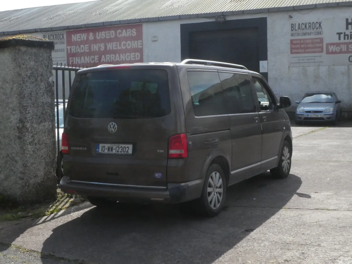 Volkswagen Caravelle 2010 - Image 2