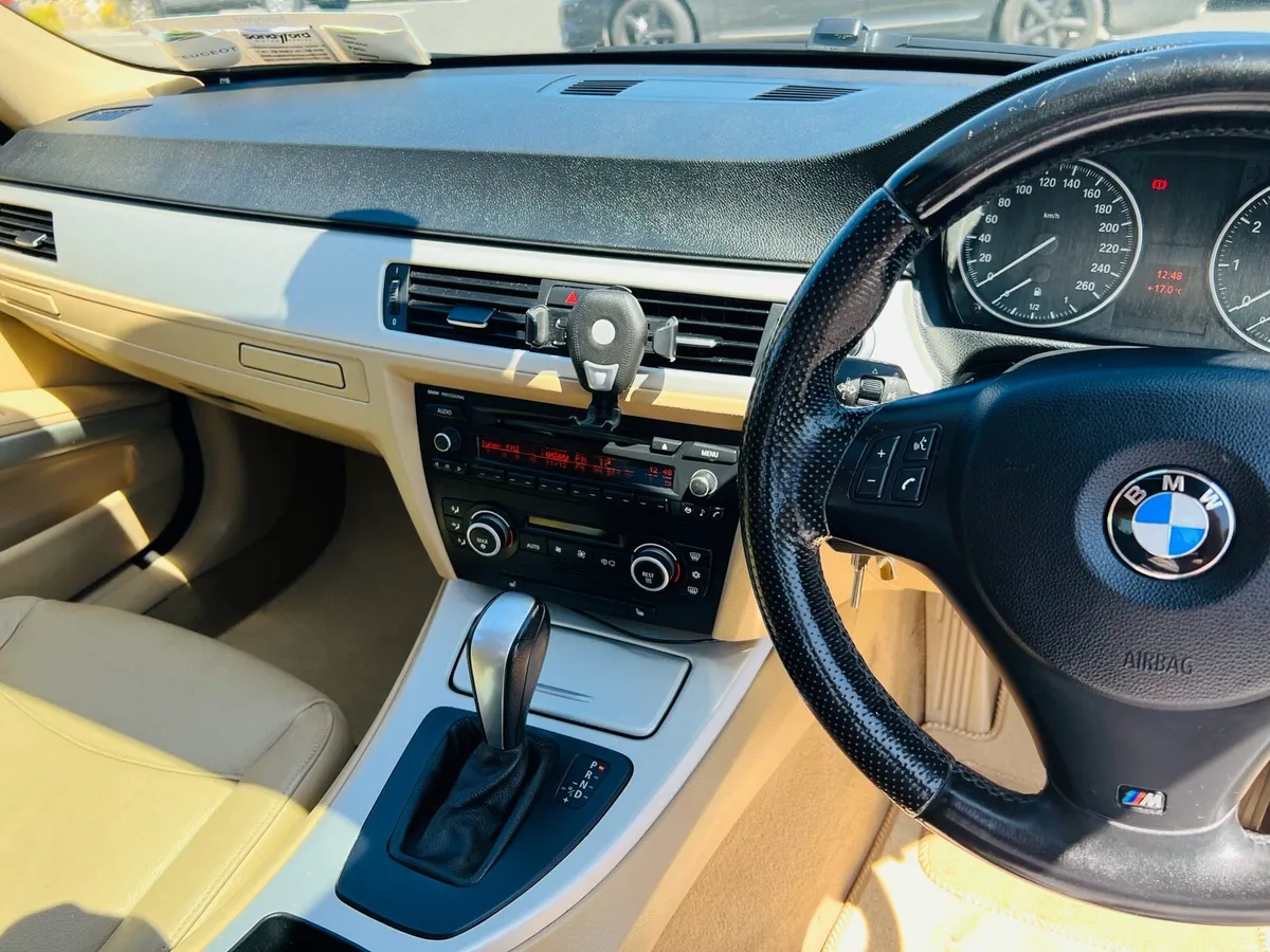 BMW 320i AUTO - Image 3