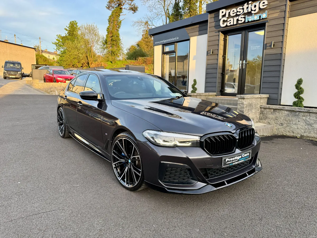 211 BMW 530e M SPORT,BODY KIT,SUNROOF,CAMERAS,NCT - Image 4