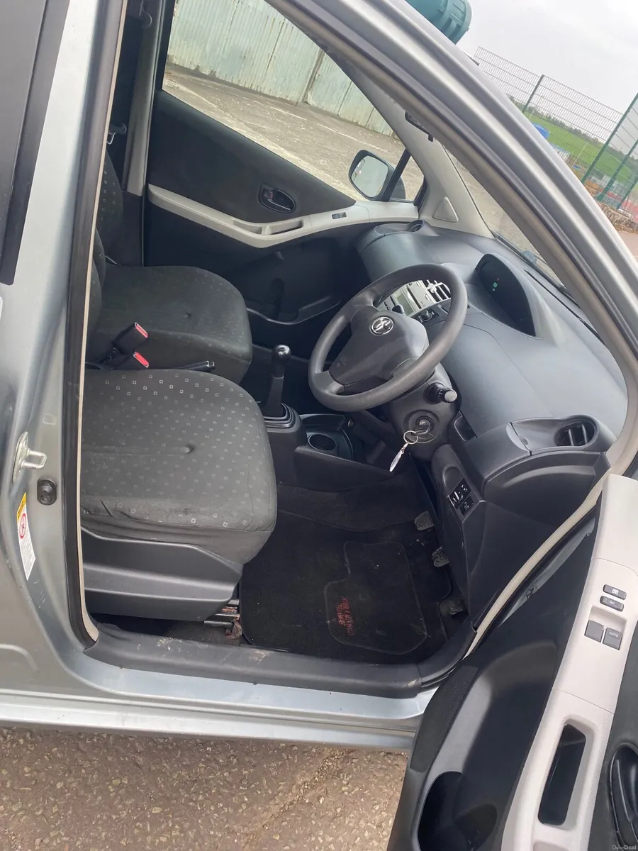 Toyota Yaris 2008 - Image 4
