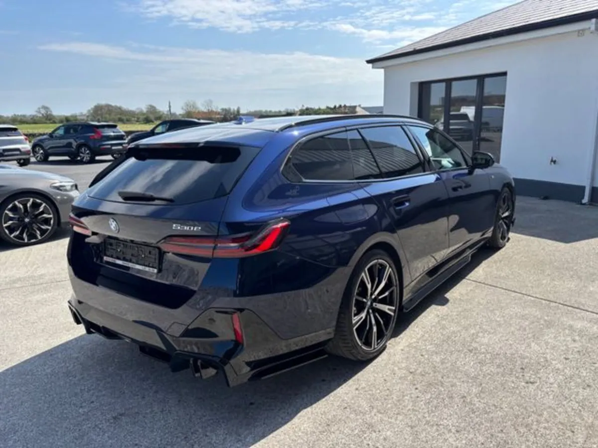 BMW 5-Series 530E M SPORT PRO - Image 4