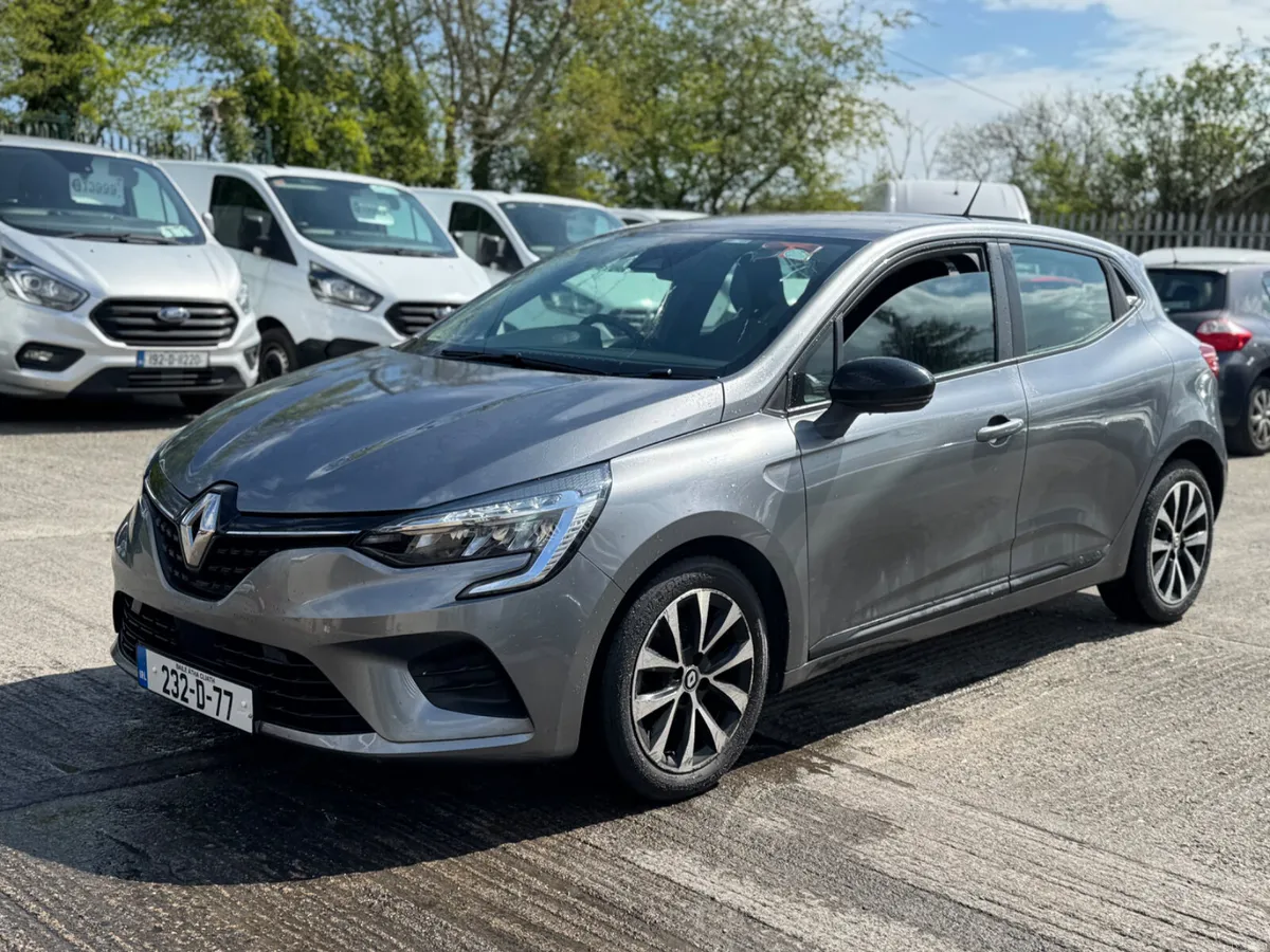 RENAULT CLIO AUTOMATIC “NCT UNTIL 2027” 2023 - Image 3