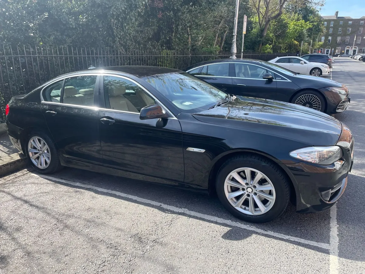 BMW 5-Series 2011 - Image 3