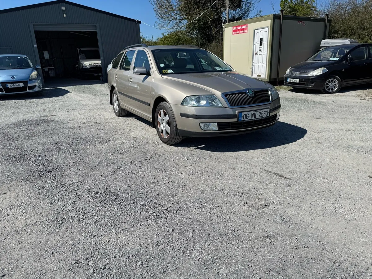 Skoda Octavia 1.6ltr petrol ..Automatic - Image 2