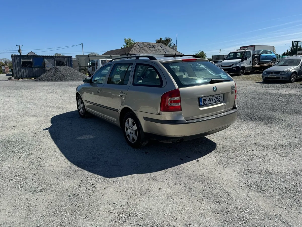 Skoda Octavia 1.6ltr petrol ..Automatic - Image 4