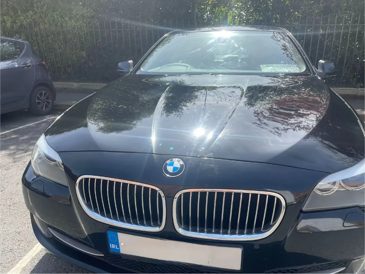 BMW 5-Series 2011 - Image 1