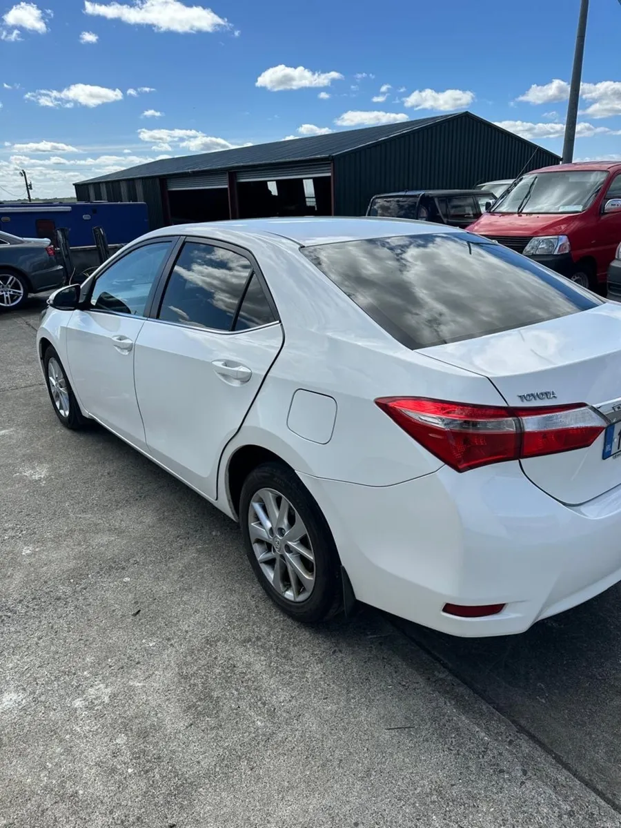 Toyota Corolla - Image 2