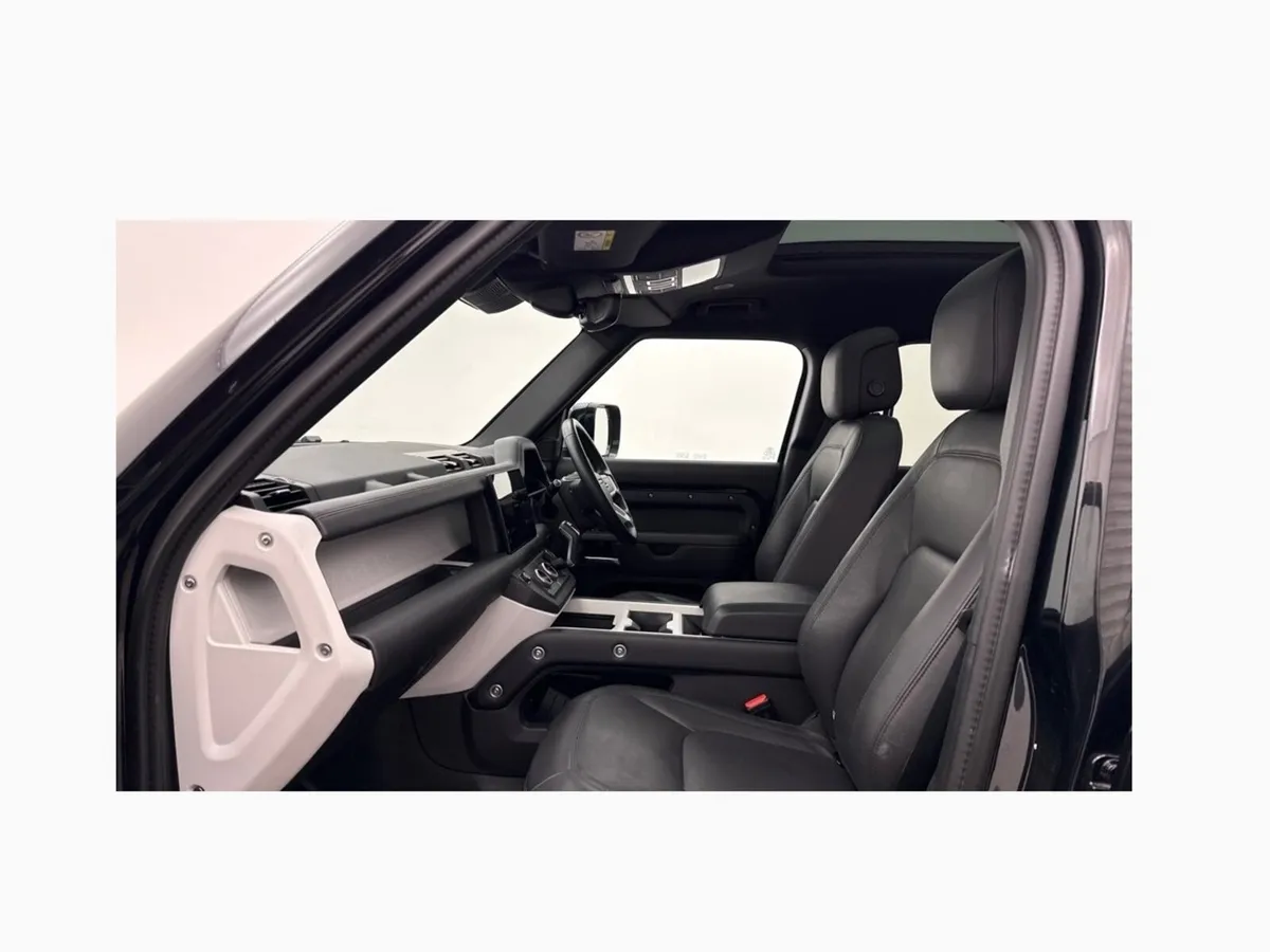 Land Rover Defender Diesel Estate X-Dynamic HSE - Image 3