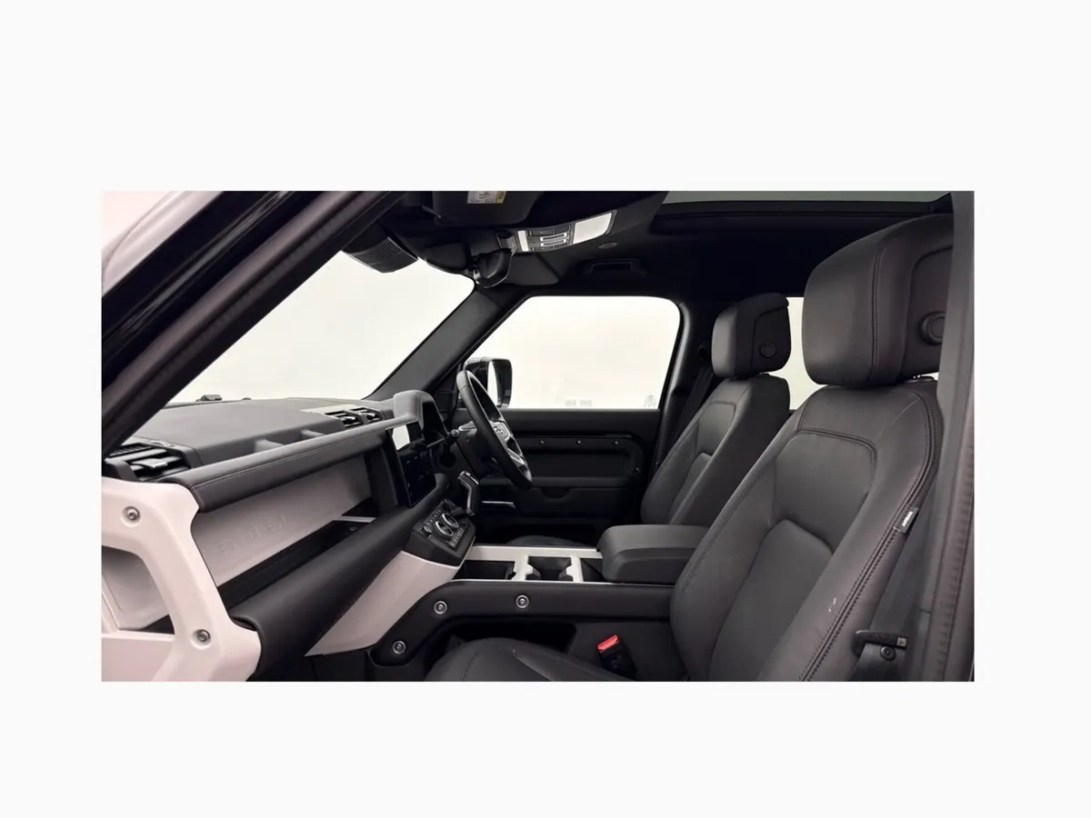Land Rover Defender Diesel Estate X-Dynamic HSE - Image 3