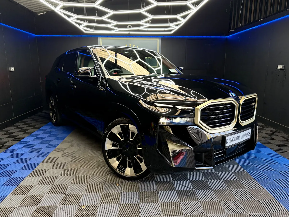 BMW XM 50e LIKE NEW - Image 1