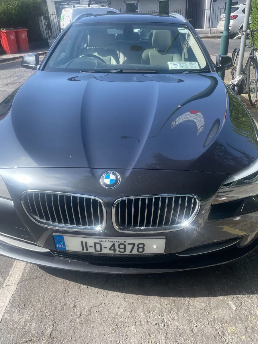 BMW 5-Series 2011 - Image 3