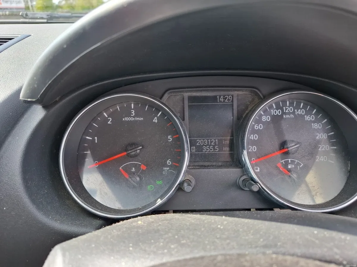 Nissan Qashqai 2012 - Image 2