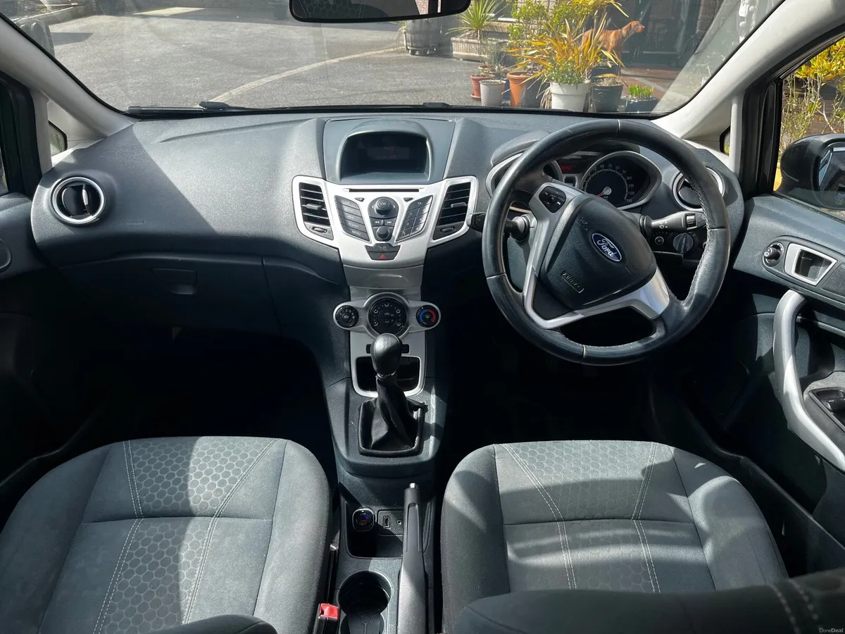 Ford Fiesta 2012 - Image 2