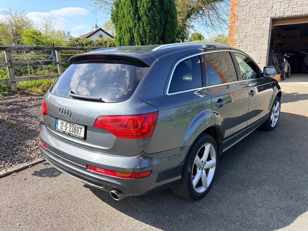 Audi RSQ7 CREW CAB 5/7 seater - Image 4