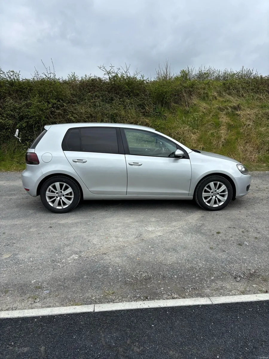 VW Golf 2011 1.6 TDI - Image 1