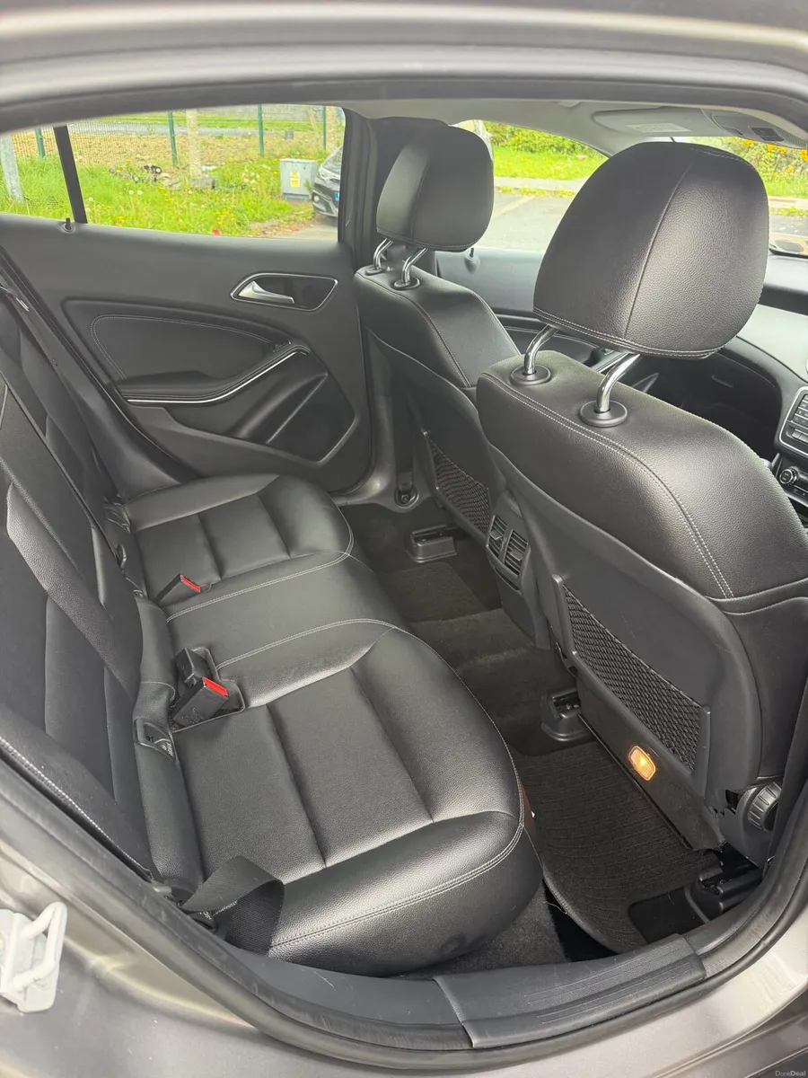 162 Mercedes GLA200D - Image 4