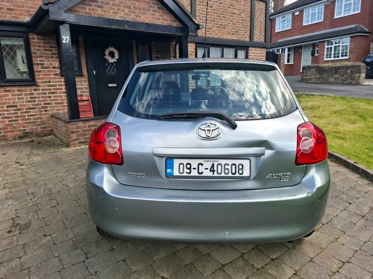 TOYOTA AURIS 1.4 DIESEL 2009 NICE CLEAN CAR - Image 4