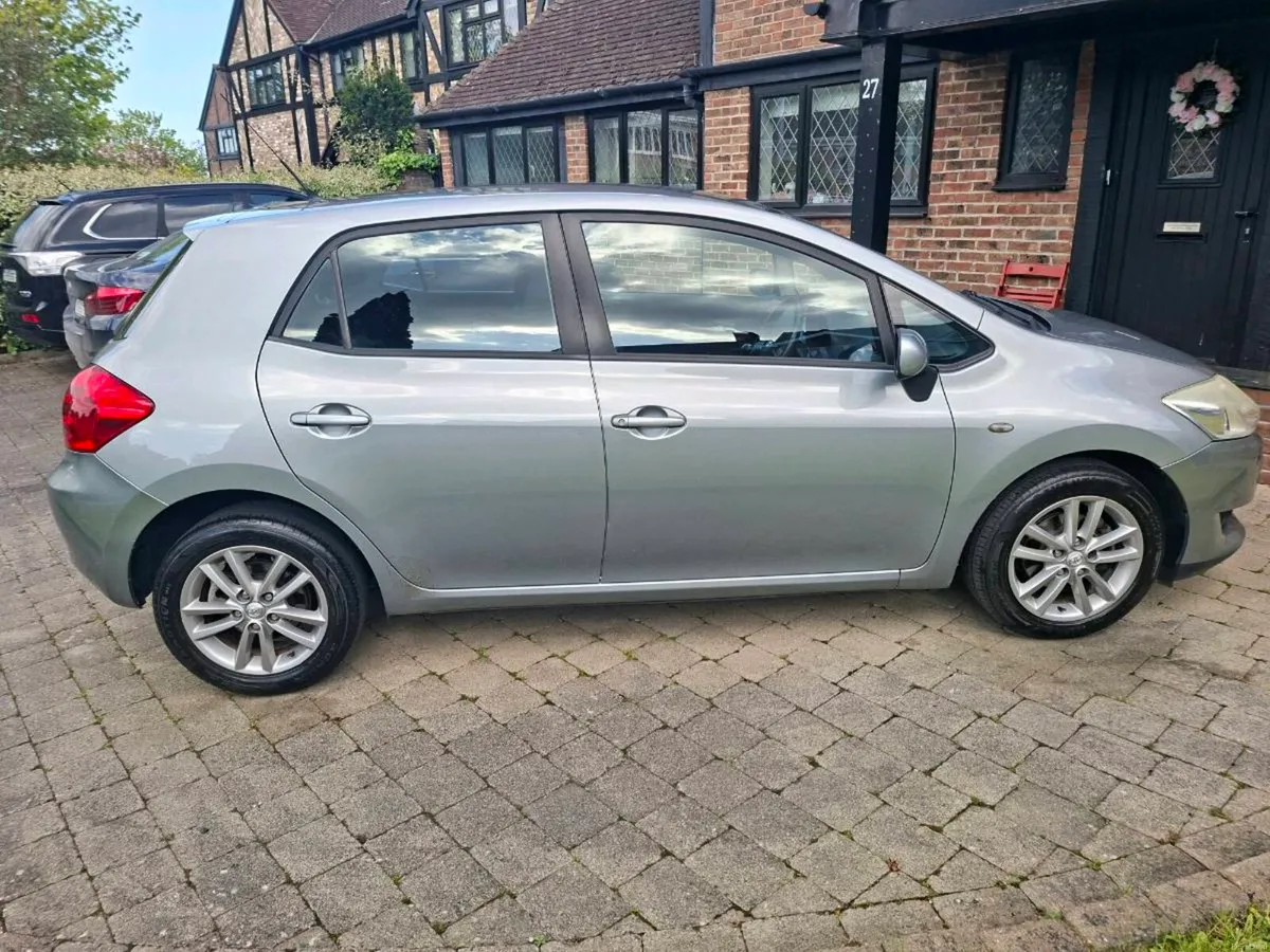 TOYOTA AURIS 1.4 DIESEL 2009 NICE CLEAN CAR - Image 2