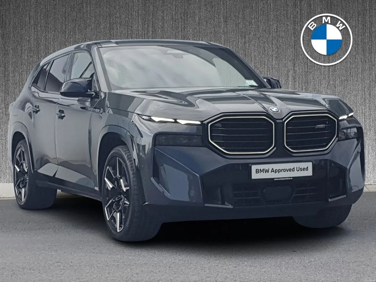 BMW XM 50e - Image 1