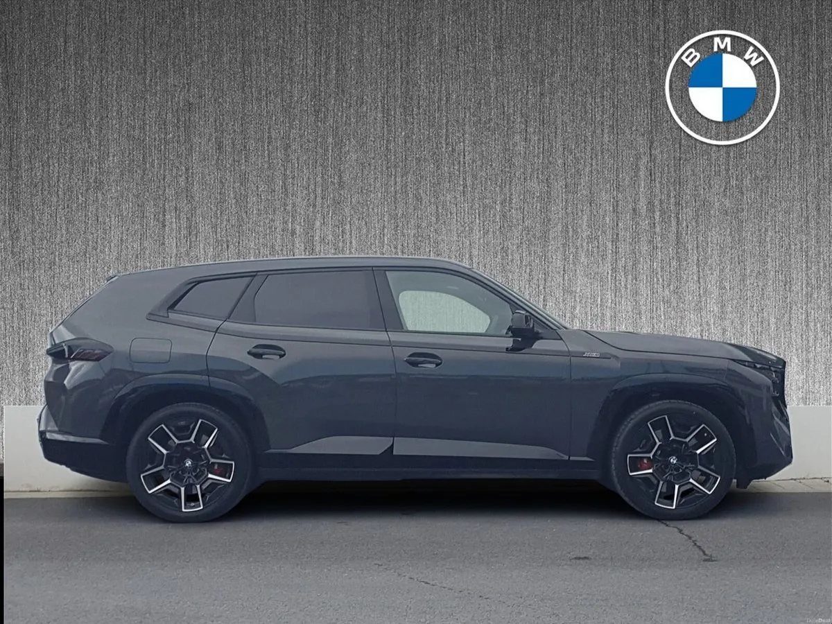 BMW XM 50e - Image 3