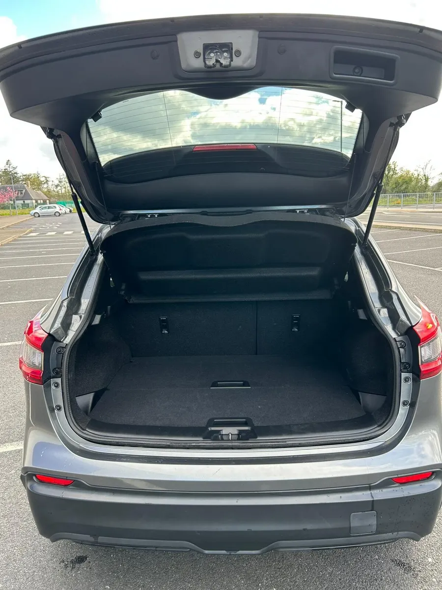 Nissan qasqui 1 2 auto - Image 3