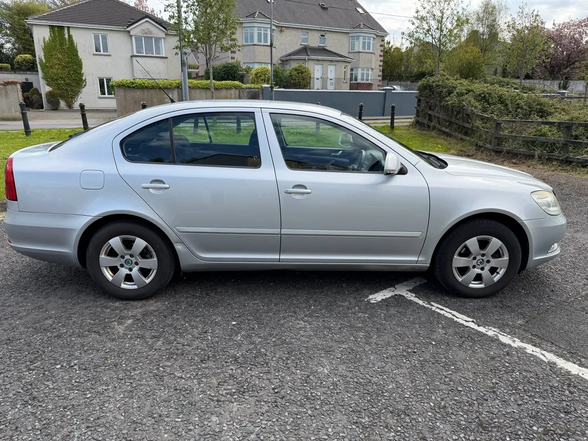Skoda Octavia 1.9TDI 2009 - 2nd Owner 235km - Image 2