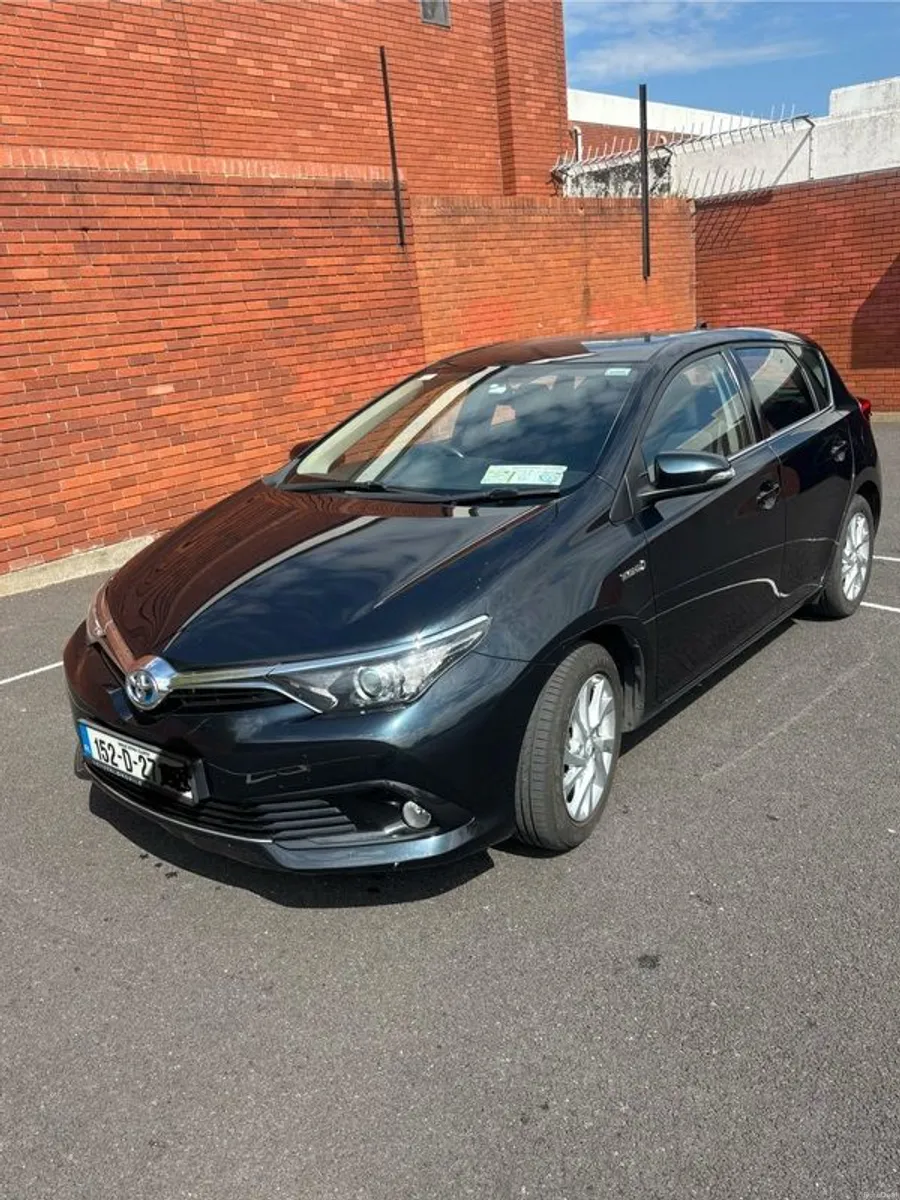 2015 Toyota Auris - Image 2