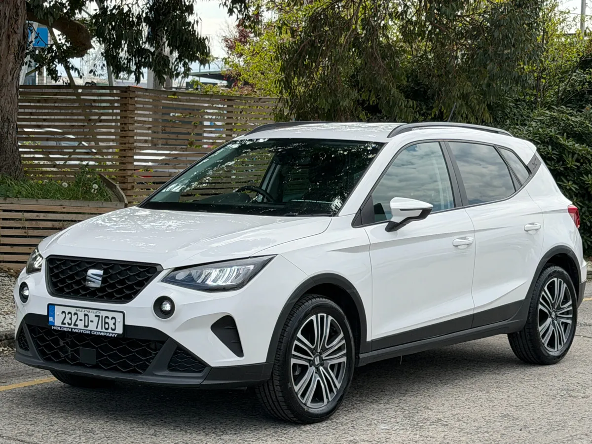 2023 SEAT Arona..REAR PARKING SENSORS - Image 1