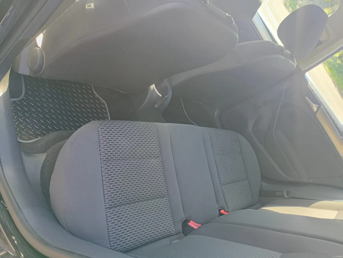 Volkswagen Golf 2012 - Image 4