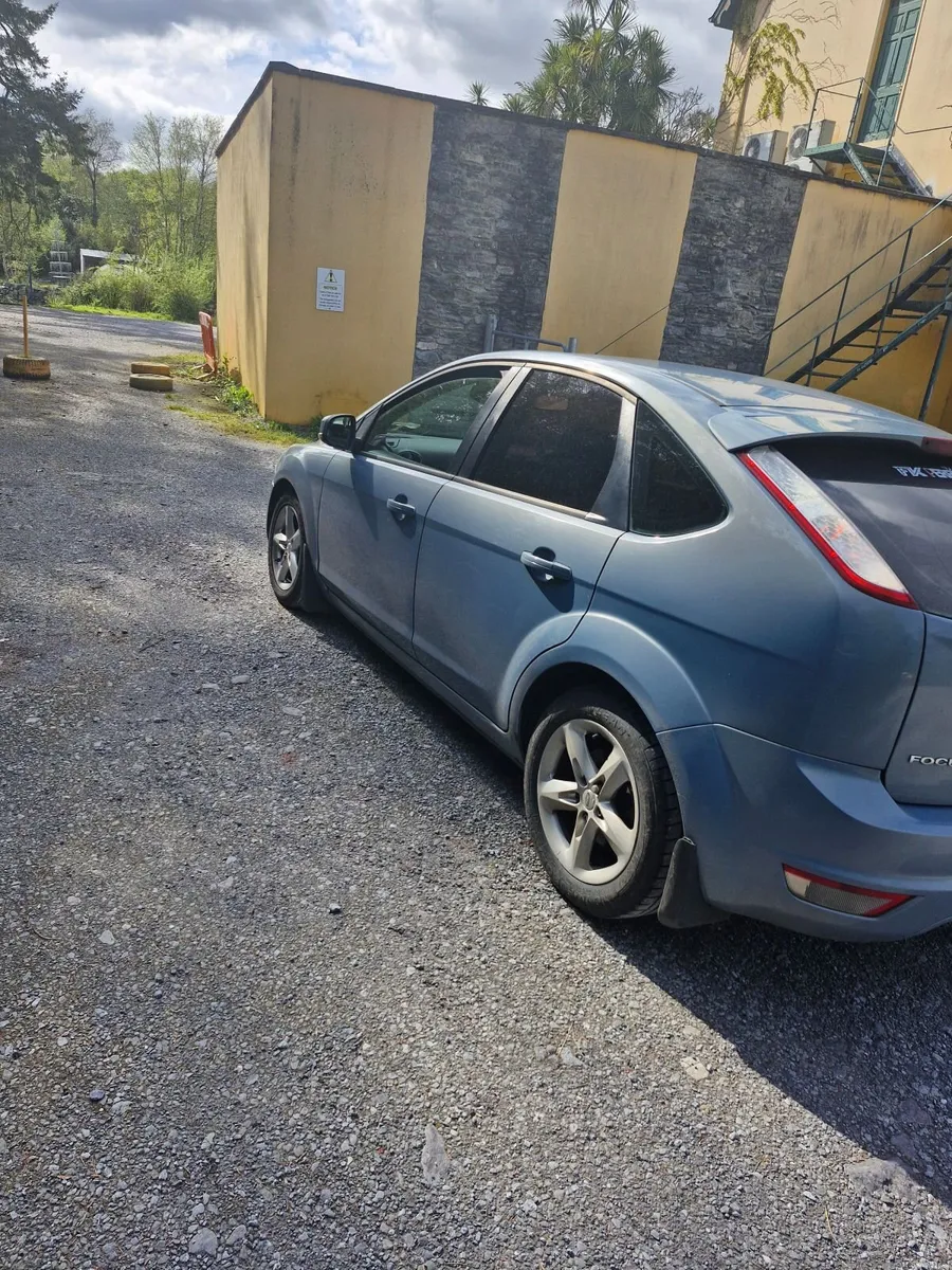 Ford Focus 2009 - Image 2