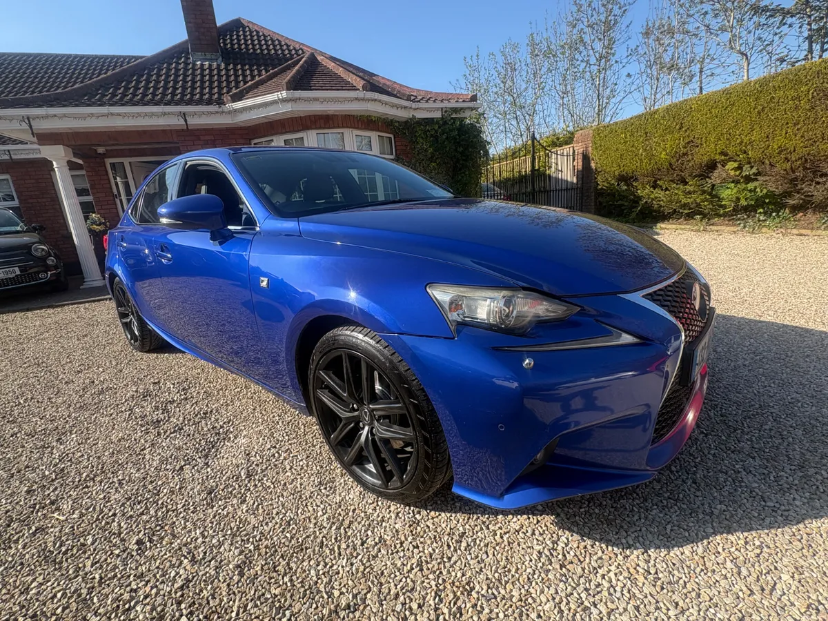 Lexus IS 2013 300H Hybrid - Image 1