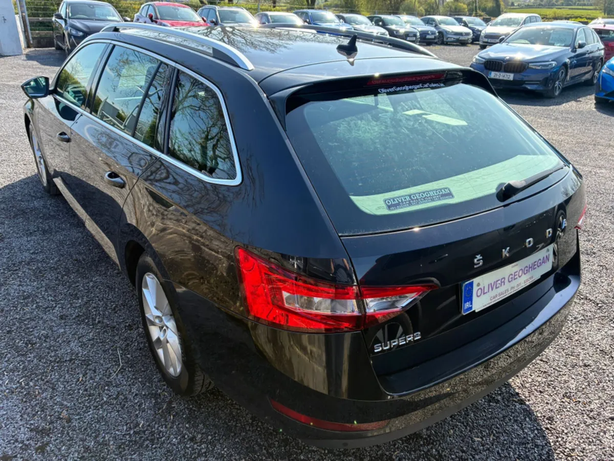 Skoda Superb 2.0 TDI SE ESTATE (LOW KLMS) - Image 3