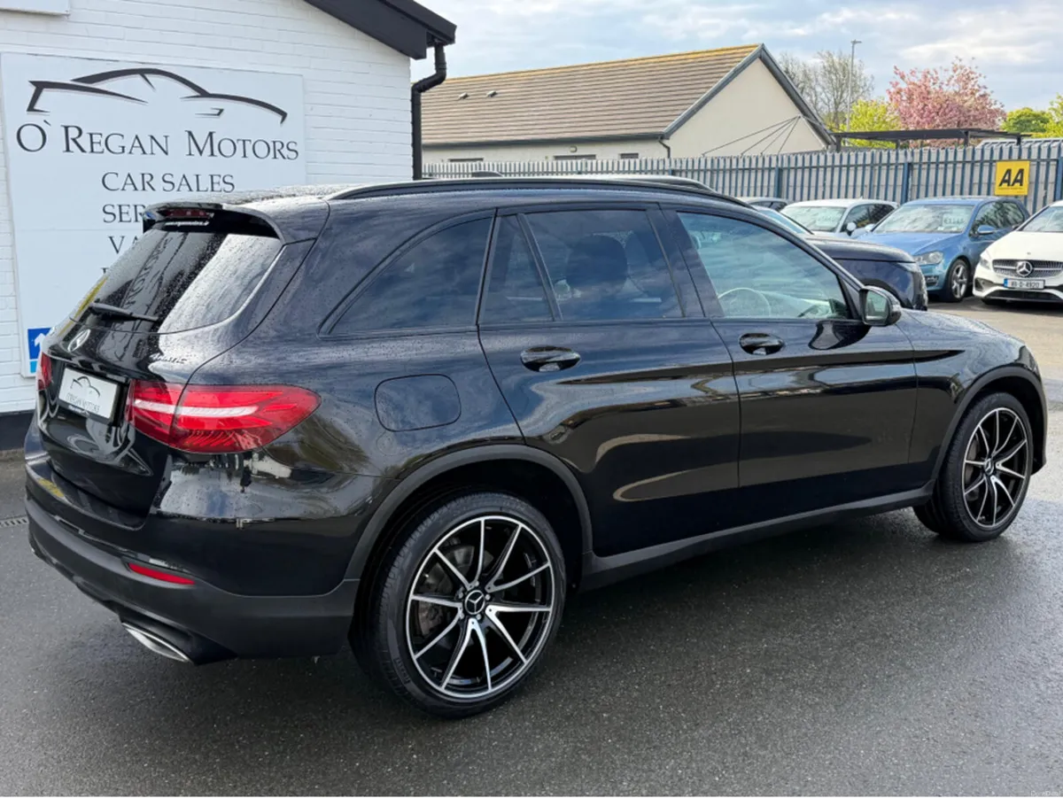 Mercedes-Benz GLC 220D URBAN EDITION  4-MATIC - Image 3