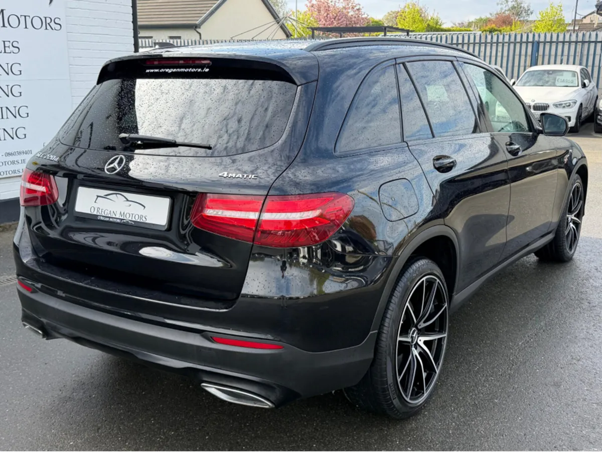 Mercedes-Benz GLC 220D URBAN EDITION  4-MATIC - Image 4