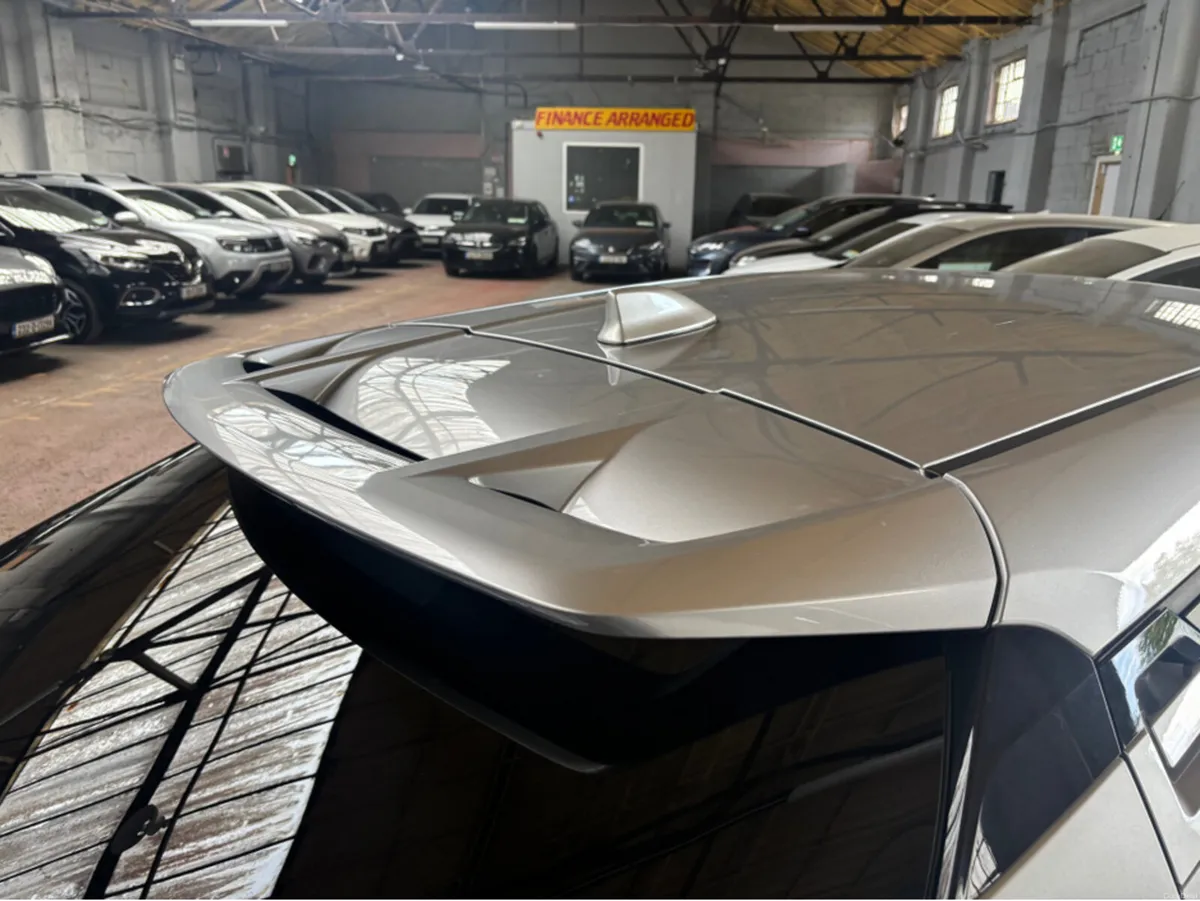 Toyota C-HR HYBRID SOL 4DR AUTO - Image 3