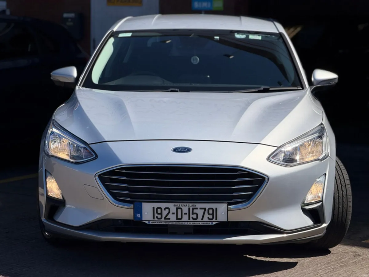 Ford Focus TITANIUM 1.0L 5DR - HIGH SPEC - Image 4