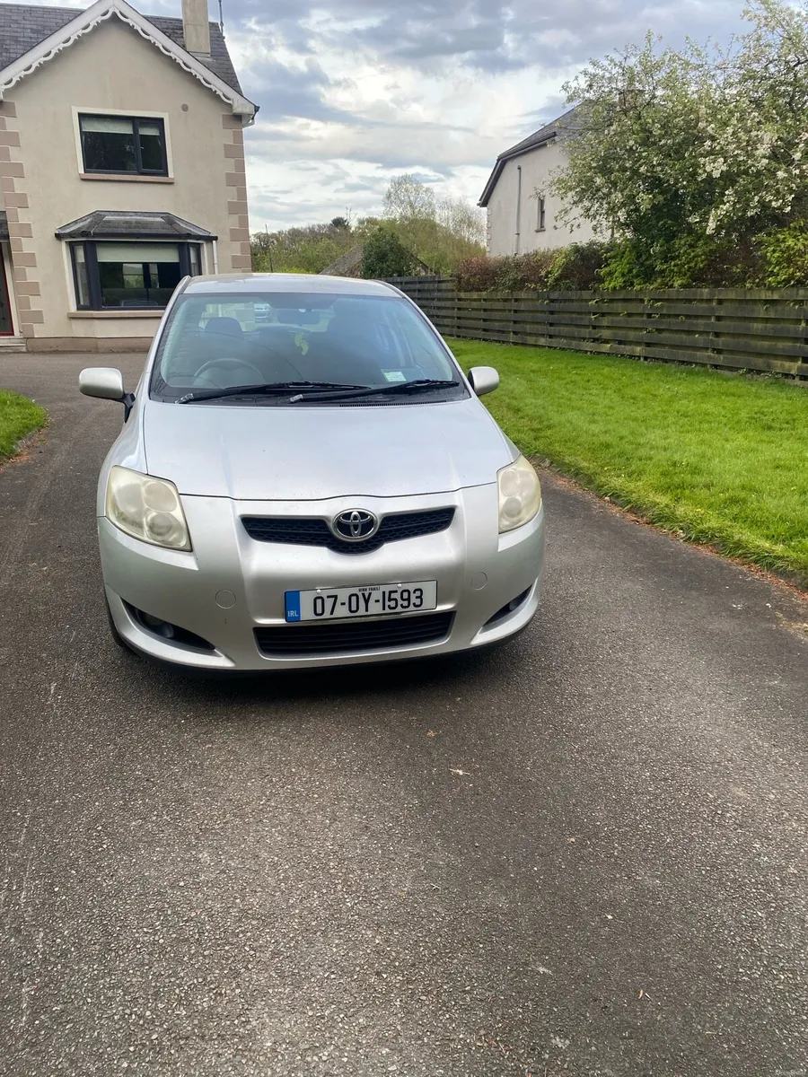 Toyota Auris 1.4 petrol - Image 2