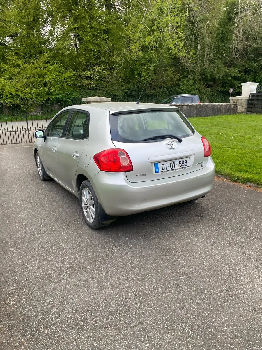 Toyota Auris 1.4 petrol - Image 3