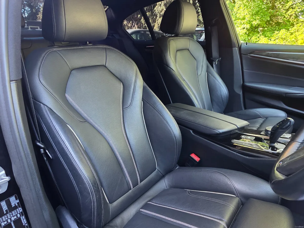 2017 BMW 530e M-SPORT // ** LOW MILEAGE ** - Image 4