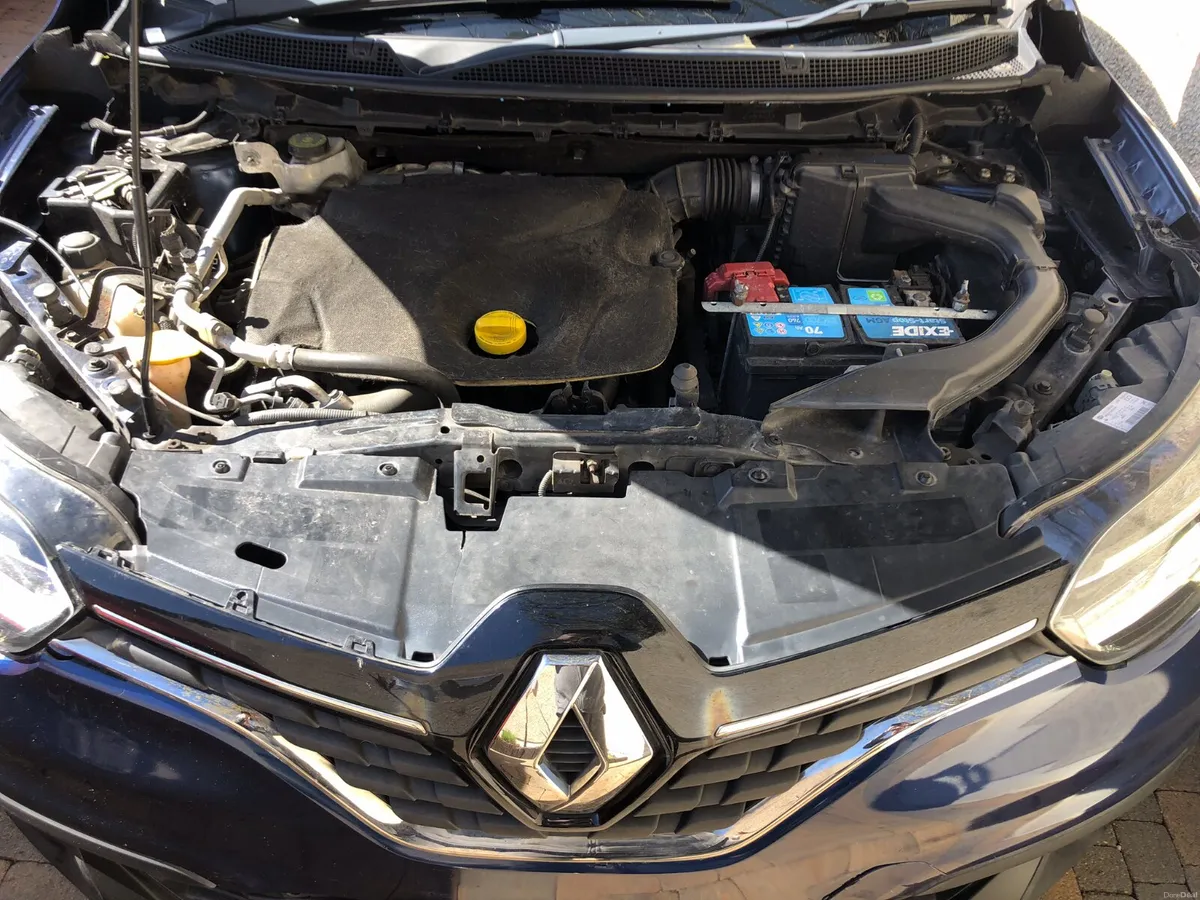 Renault Kadjar DYNAMIQUE SPORTS, LIGHT DAMAGE - Image 3