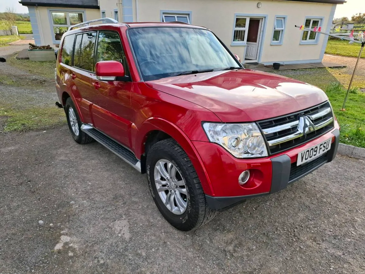 2009 Mitsubishi Pajero - Image 1