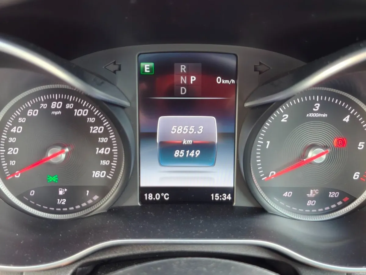 Mercedes-Benz C250d AMG Line Premium Plus - Image 3